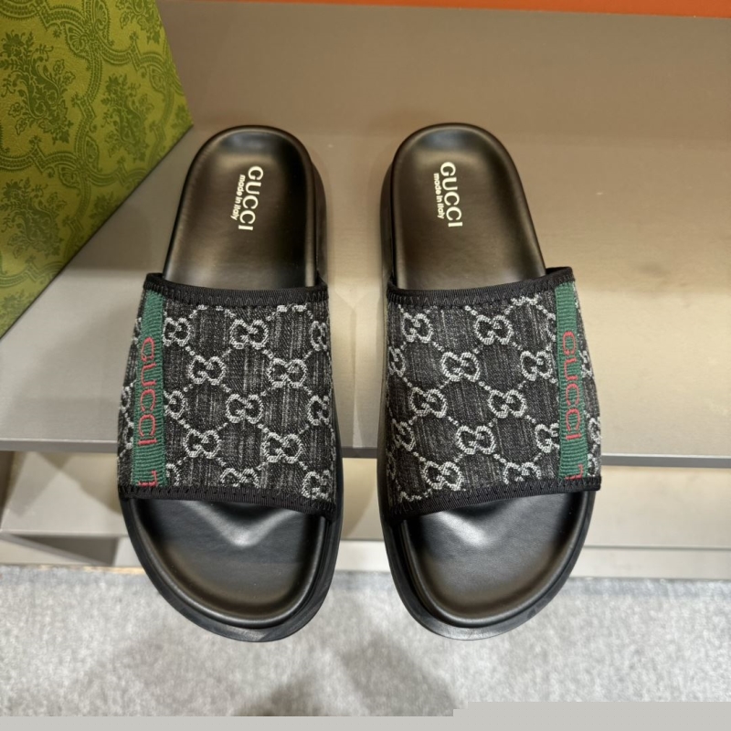 G*u*i slippers